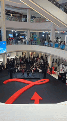 Live event draws crowds at Bangkok shopping mall