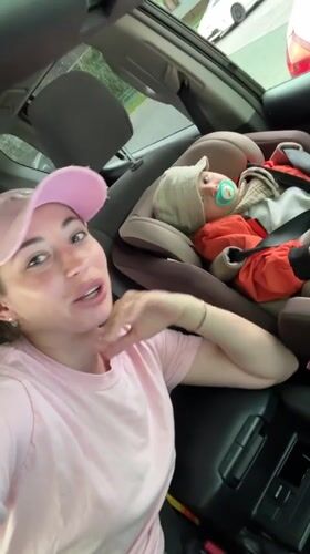 Mother documents early morning outing with baby in Khabarovsk