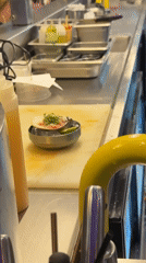 Late-night dining service documented at Mexico City restaurant