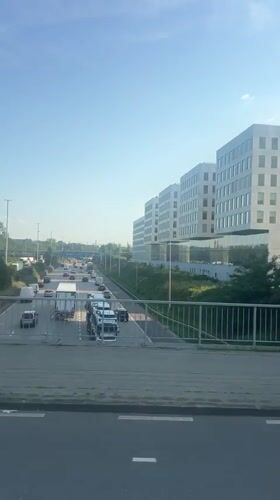 Posthof Bridge construction causing traffic delays in Antwerp