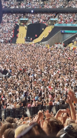 Major concert event fills Wembley Stadium with thousands of fans
