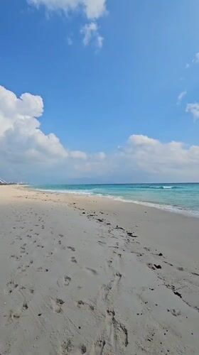Peaceful beach moments captured at Vietnam's Cam Ranh Ward