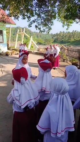 Indonesian students perform flag ceremony, rehearsals in Simpangjaya