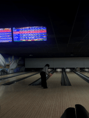 Early morning bowling session captured in Naucalpan de Juárez