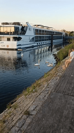 Sunday evening on the Main River waterfront in Rüsselsheim