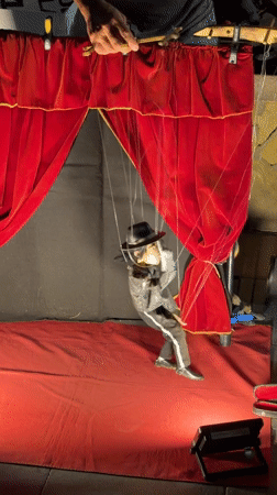 Behind-the-scenes and onstage at a Torremolinos marionette show