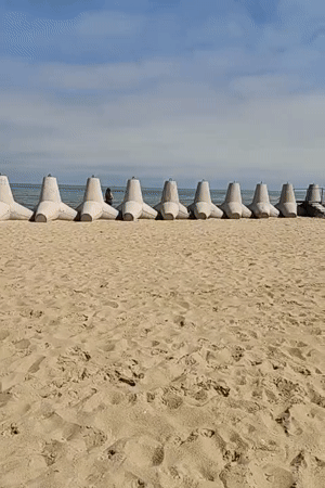 Spring afternoon scenes captured across Chornomorsk beaches and streets