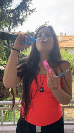 Playful close-ups and bubble-blowing on a Sofia morning
