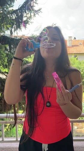 Playful close-ups and bubble-blowing on a Sofia morning