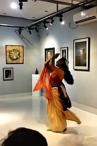 Traditional dance performance held in Dhaka art gallery