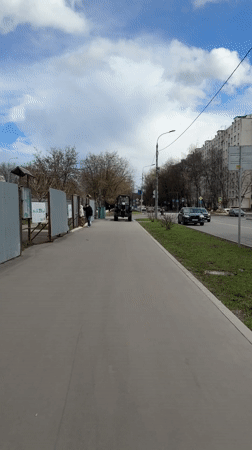 Moscow residents document ordinary street life during late morning