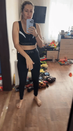 Home workout and pet turtle moments from a Novoaltaysk apartment
