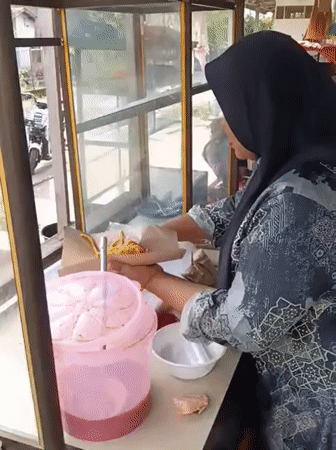 Street food stall in action, Blangkutacoh