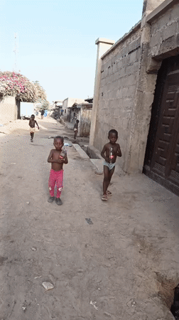 Children observed in Gwagwarwa neighborhood during morning hours