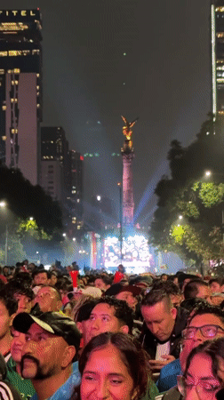 Mexico City streets packed for late-night soccer watch party