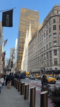 Barnes & Noble bookstore spotted on NYC street