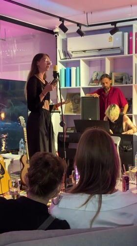 Afternoon open-mic session at a Ko Samui indoor venue