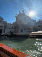 Tourist records sunny boat ride through Venice canals