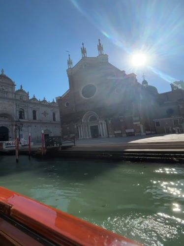 Tourist records sunny boat ride through Venice canals