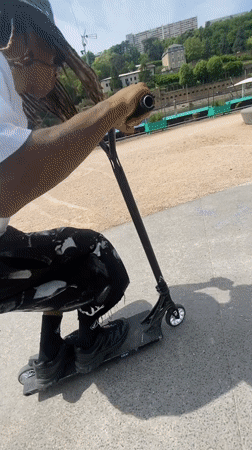 Scooter trick performed in Lyon urban area