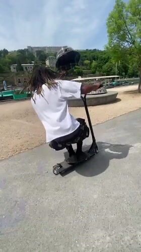 Scooter trick performed in Lyon urban area