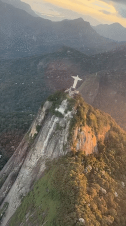 Drone captures crowds visiting Christ the Redeemer statue