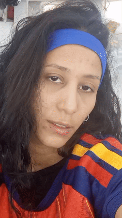 Selfie session in Porlamar sporting Venezuelan football colors