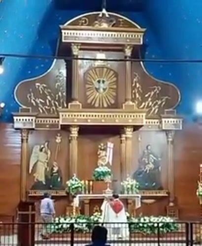 Evening religious service documented at Chilean sanctuary in Pozo Almonte