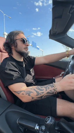 Convertible drivers spotted in separate Netherlands locations Thursday afternoon