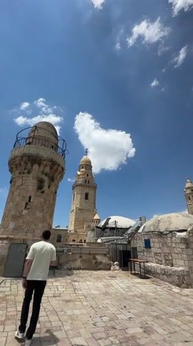 Tourists explore Jerusalem's Old City historical sites Sunday morning