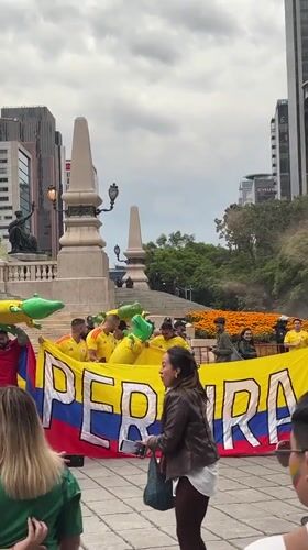 Pereira supporters rally at Angel of Independence, Mexico City