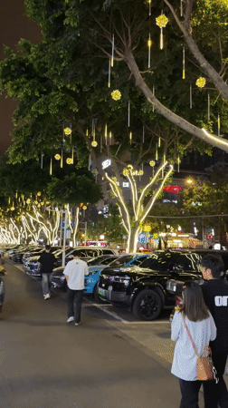 Daily life moments captured across Chongqing neighborhoods Friday afternoon