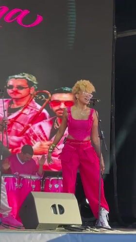 Formula 1 Fan Concert Draws Crowds in Barcelona