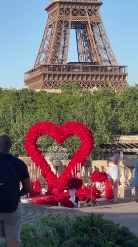 Marriage proposal setup draws attention near the Eiffel Tower