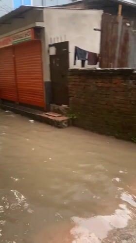 Dhaka streets flood after heavy rain, debris and waterlogging widespread