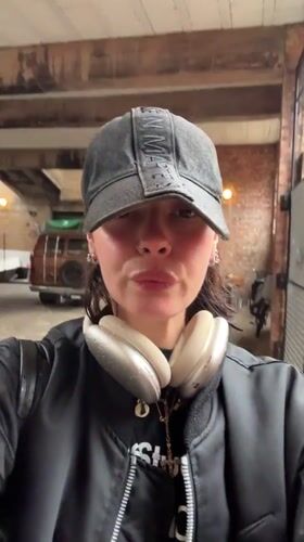 Woman records Monday vlog content in London