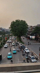 Heavy traffic flows documented across Hà Nội streets