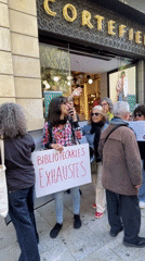 Barcelona book markets, flower stands operate amid librarian protest