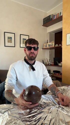 Man with bulldog observed in Tarquinia residence