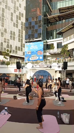 Outdoor yoga event fills Pattaya plaza on a Sunday morning