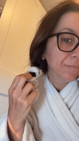 Morning hair routine and a playful dog in Marum