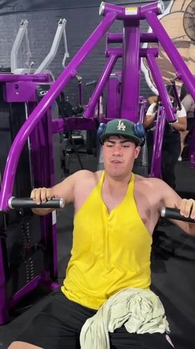 Late-night gym session recorded in Arica, Chile