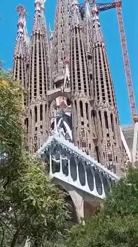 Sagrada Família up close, with live guitar in the park