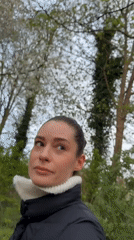 Woman in black jacket spotted across multiple Kiel locations