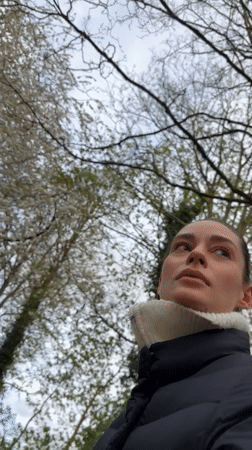 Woman in black jacket spotted across multiple Kiel locations