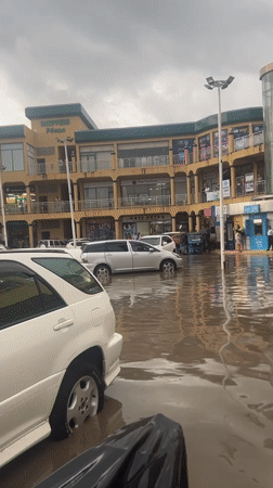 Heavy flooding submerges streets, vehicles in Dar es-Salaam