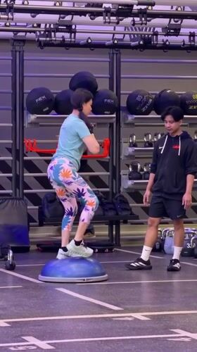 Morning fitness classes documented across Thai gyms and studios