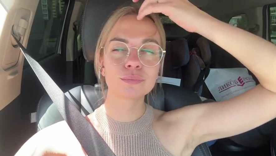 Woman in glasses spotted in driver's seat, Krasnoyarsk