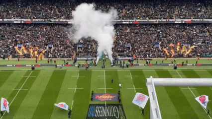 Rugby match draws packed crowds to Twickenham Stadium