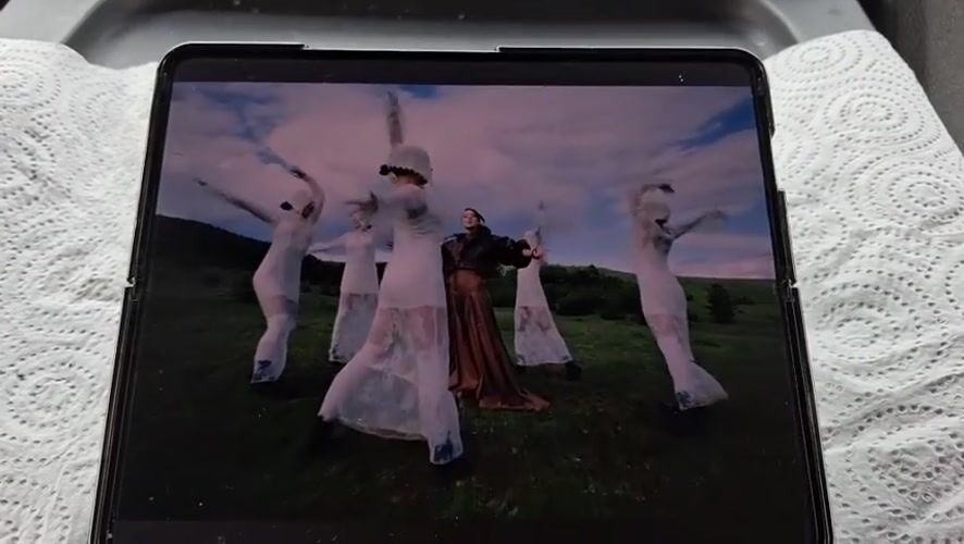 Multiple devices capture music videos and performances in Spain